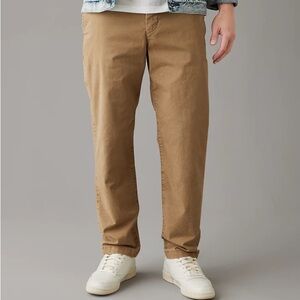 American Eagle Mens Flex Relaxed Straight Lived-In Khakis
